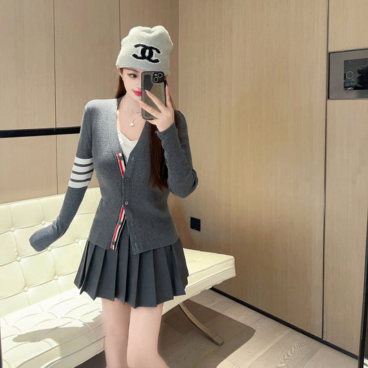 V-neck knitted cardigan(复制) THOM TREND