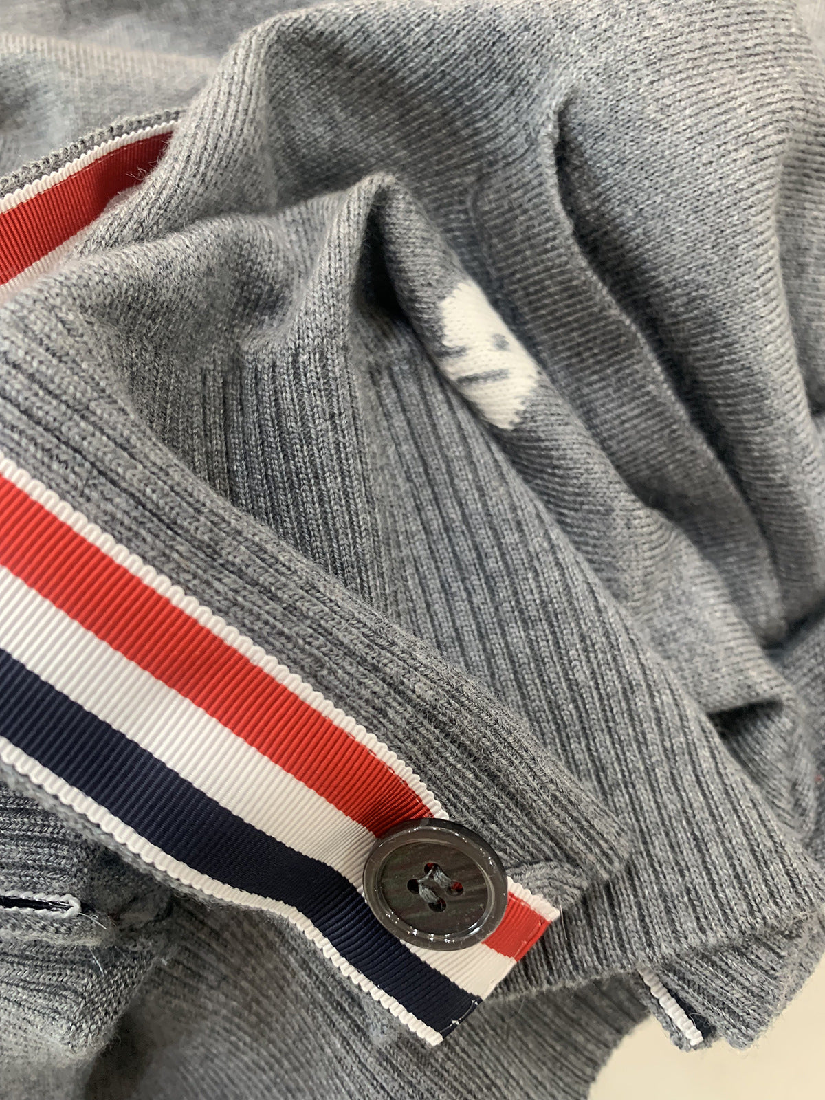 Women's Puppy Embroidered Cardigan(副本) THOM TREND