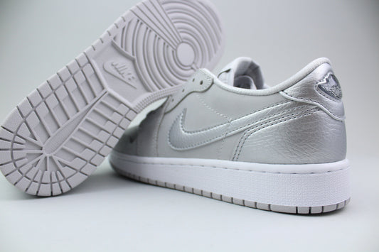 Air Jordan 1 Low OG GS 'Metallic Silver' - Metallic Silver - image 2