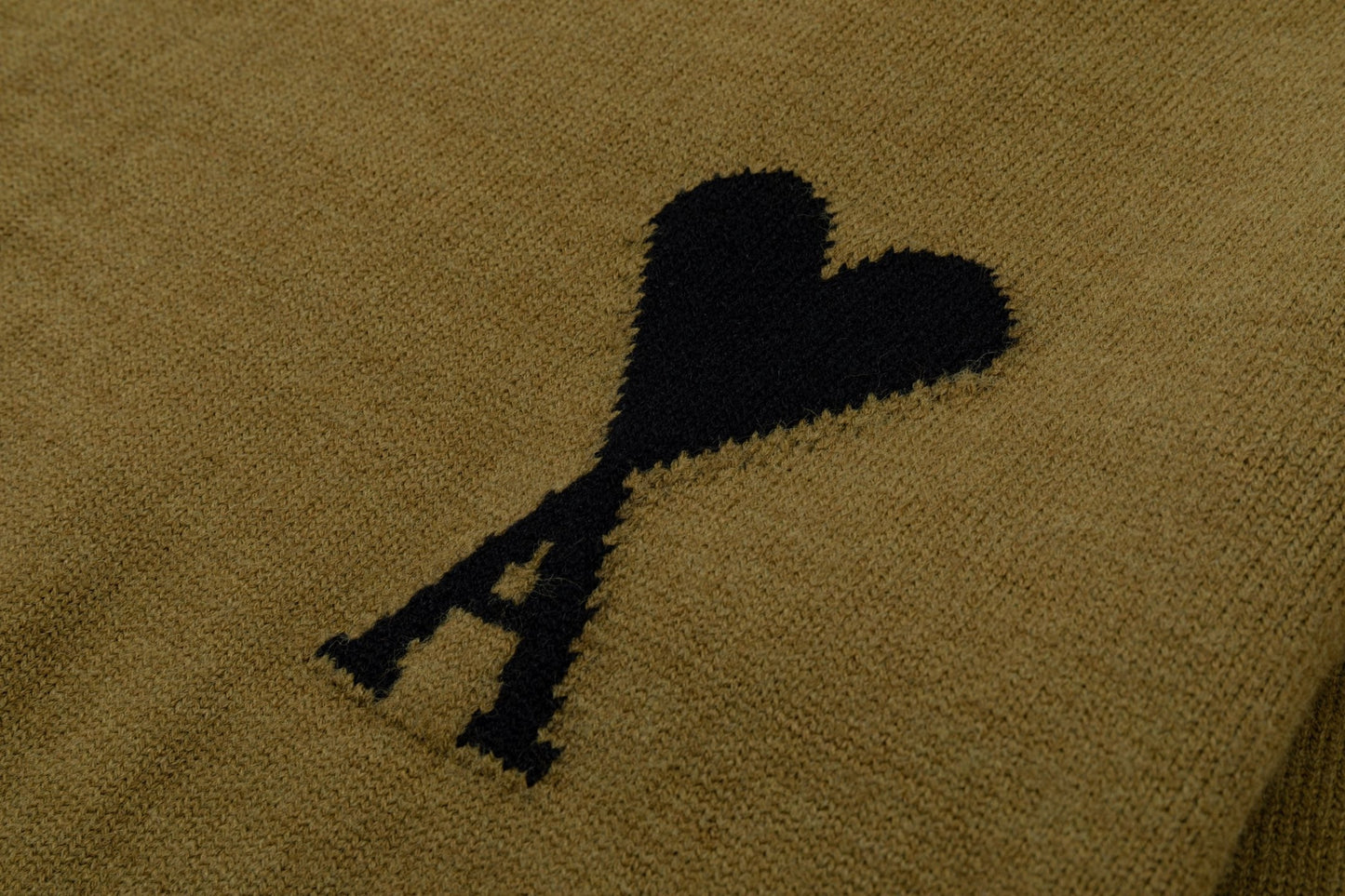 AMI PARIS Classic Heart Embroidered Crew Neck Knit Sweater