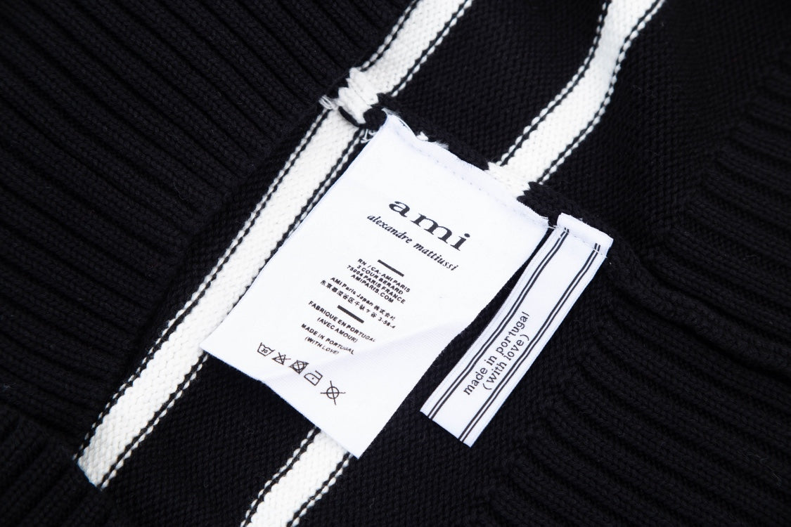 AMI Paris Essential Unisex T-Shirt - Premium Cotton Tee