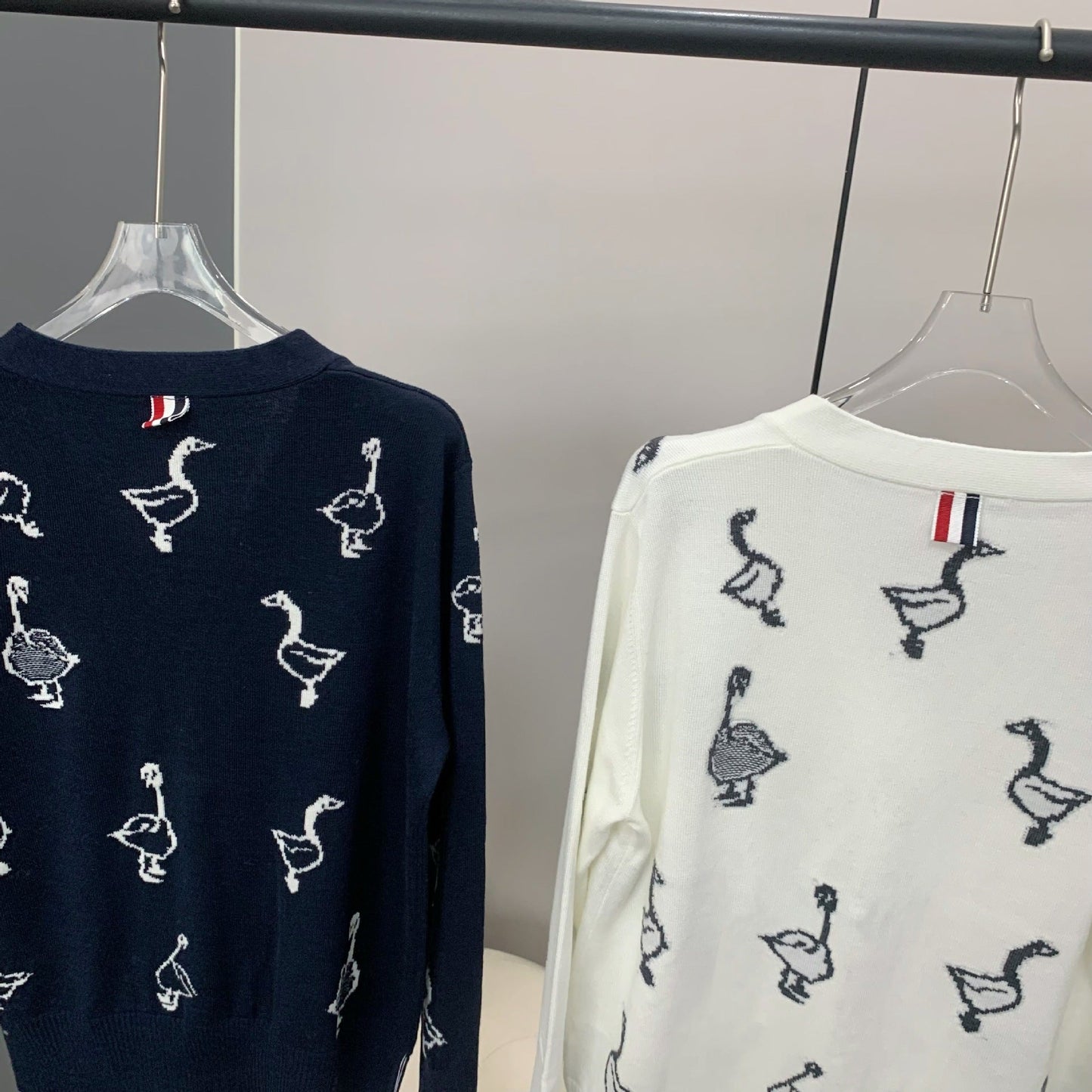 2025SS Women's Swan Intarsia Knit Cardigan THOM TREND