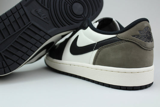 Air Jordan 1 Low OG 'Mocha' - Mocha - image 2