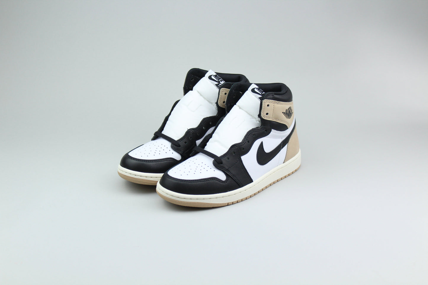 Air Jordan 1 Retro High OG 'Latte' - Latte - image 6