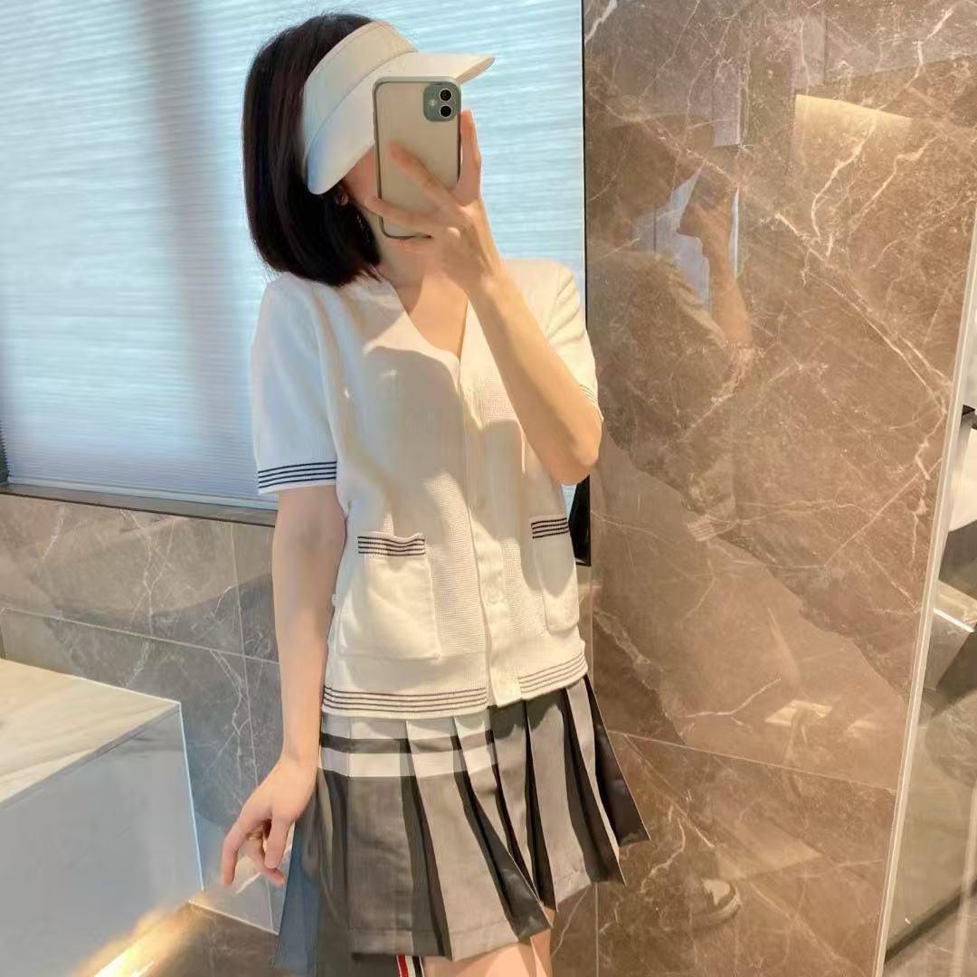 2025SS  V-neck short sleeves THOM TREND