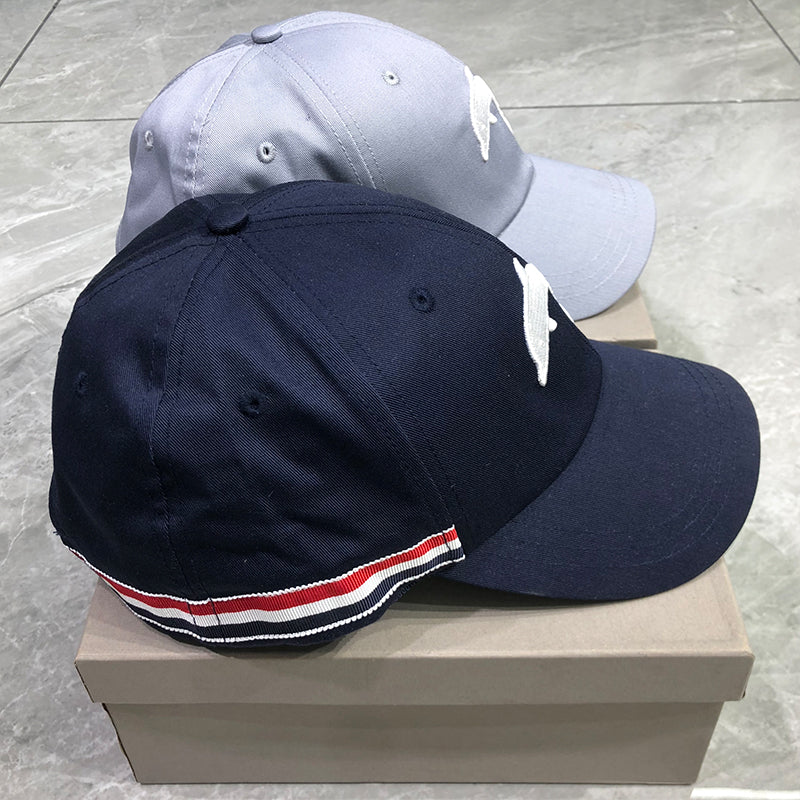 Dolphin embroidered baseball cap THOM TREND