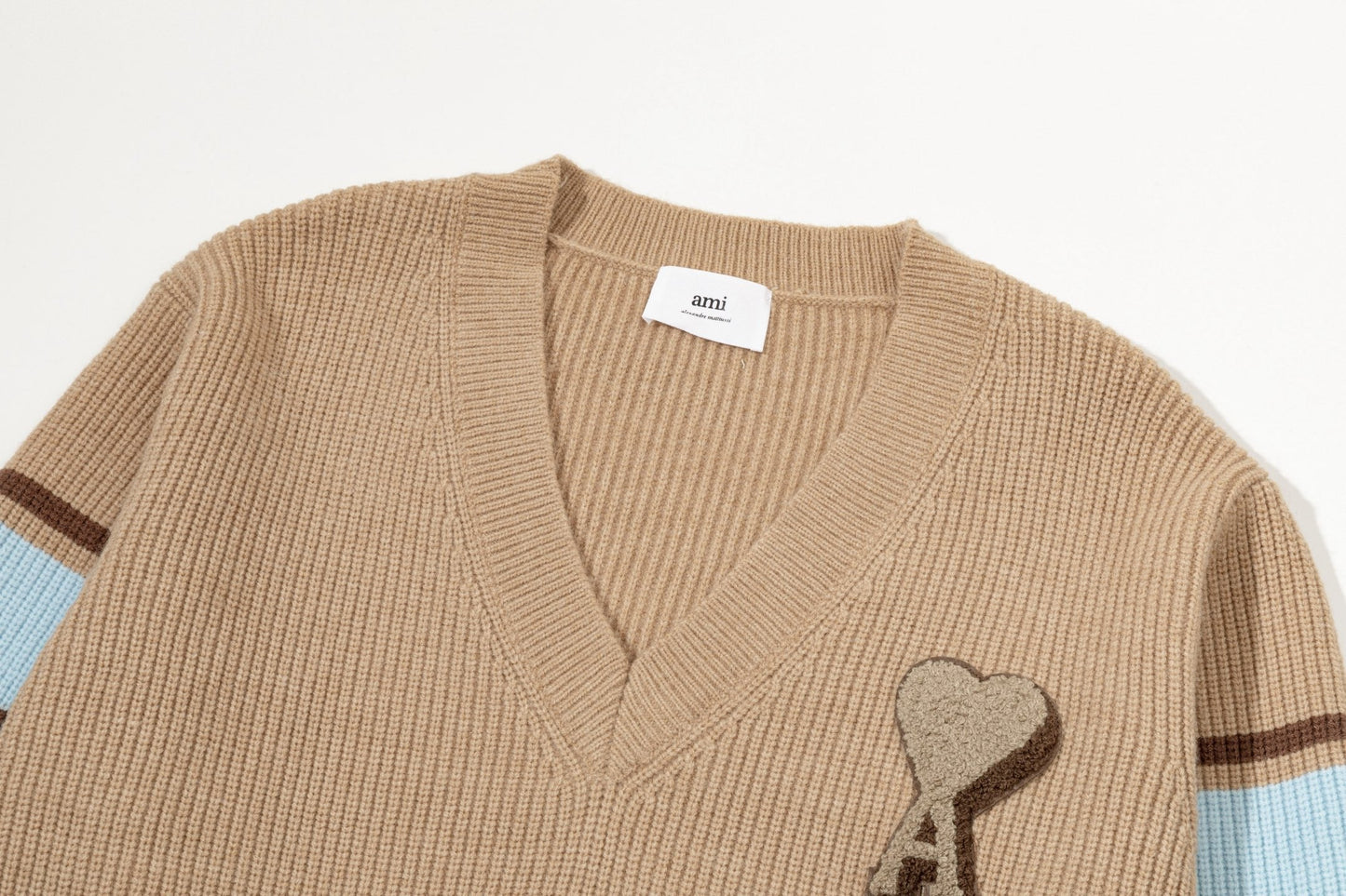 AMI PARIS Classic V-Neck Knit Sweater