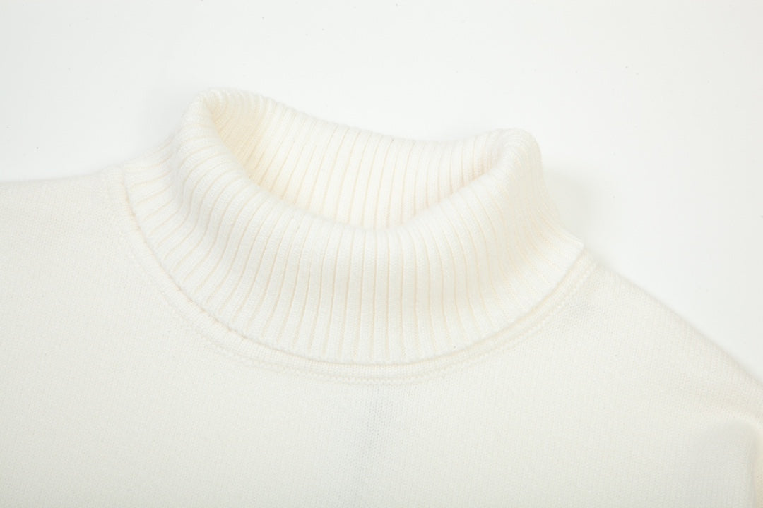 AMI PARIS   Turn Neck Sweater