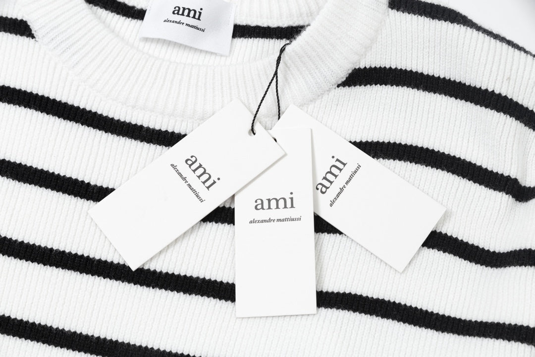 AMI Paris Essential Unisex T-Shirt - Premium Cotton Tee