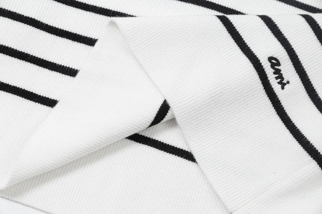 AMI Paris Essential Unisex T-Shirt - Premium Cotton Tee
