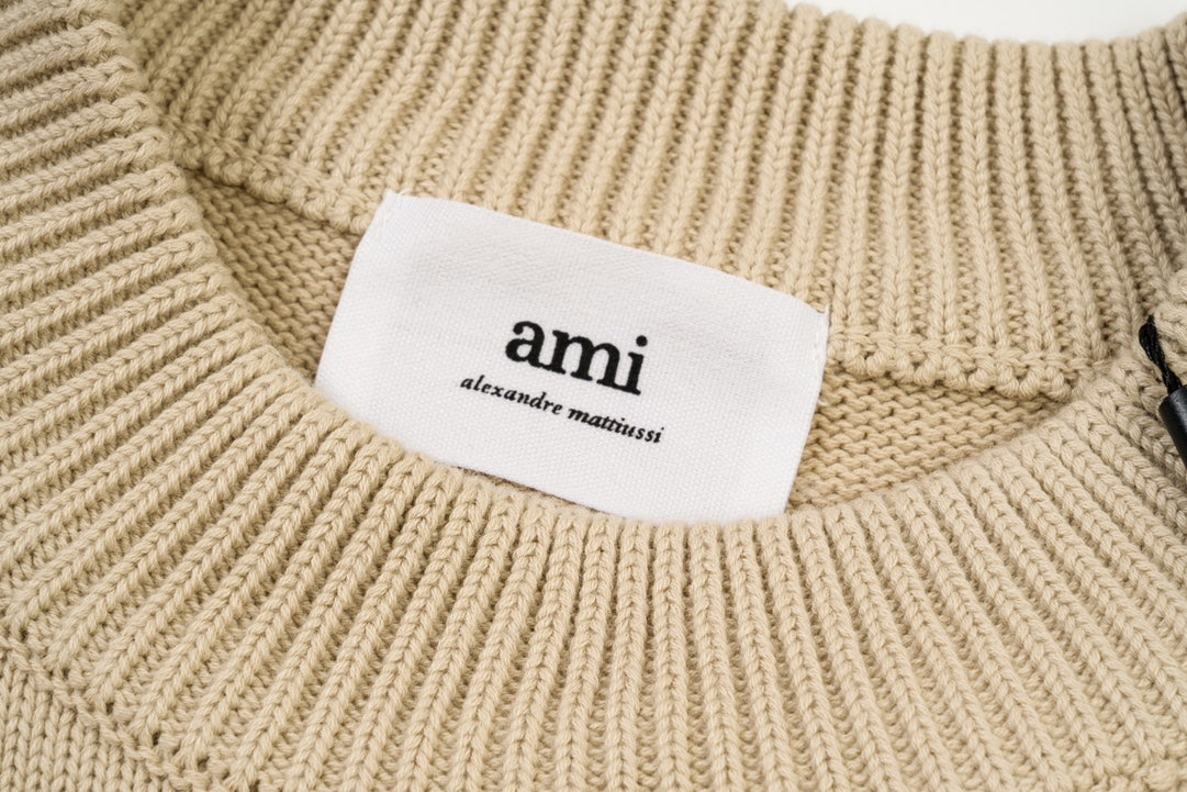 AMI Paris Essential Unisex T-Shirt - Premium Cotton Tee