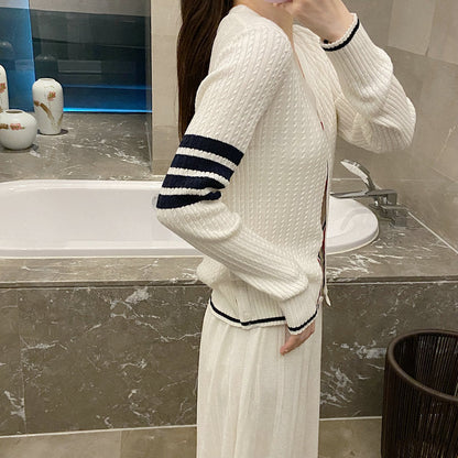 2025SS  Small twist v-neck cardigan THOM TREND