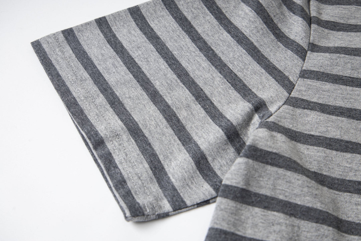 AMI PARIS Unisex Striped T-Shirt - Classic Cotton Tee