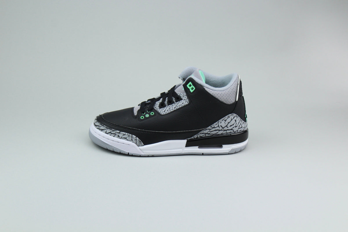 Air Jordan 3 Retro 'Green Glow' (GS) - Green Glow - image 3