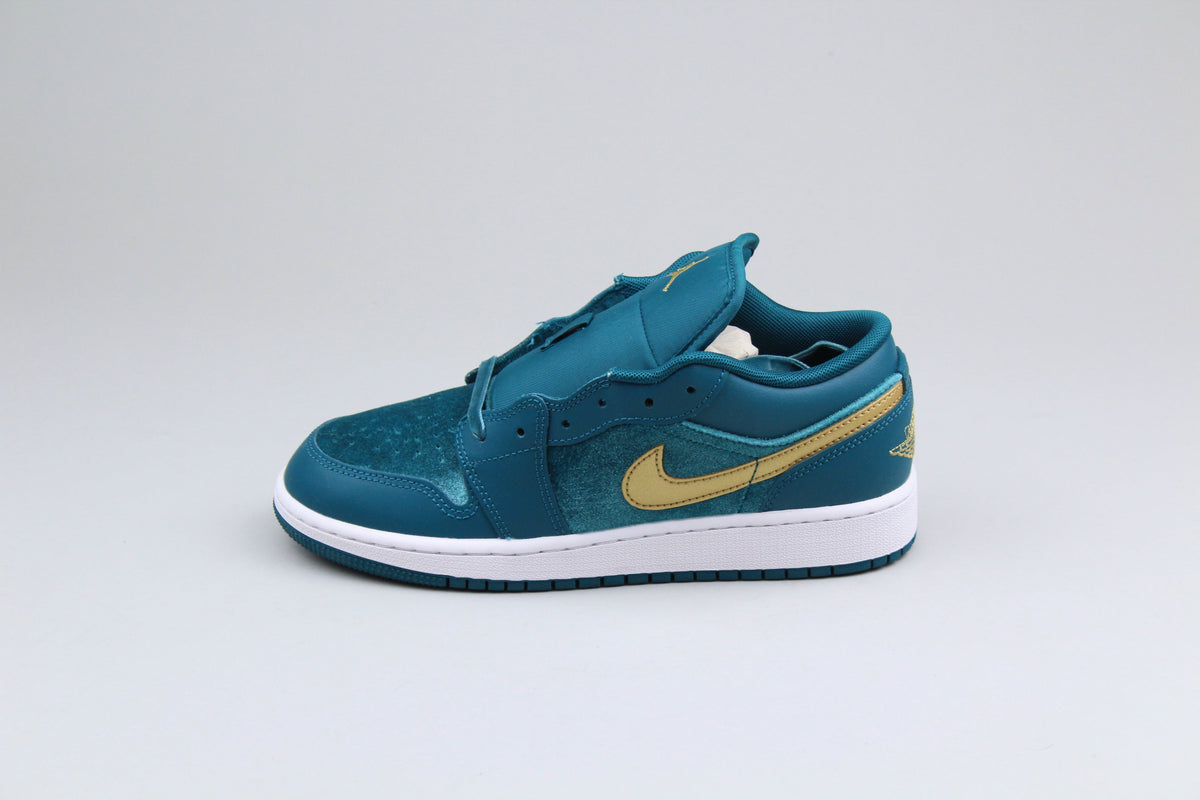 Jordan 1 Low 'Velvet Geode Teal' (GS) - Velvet Geode Teal - image 3