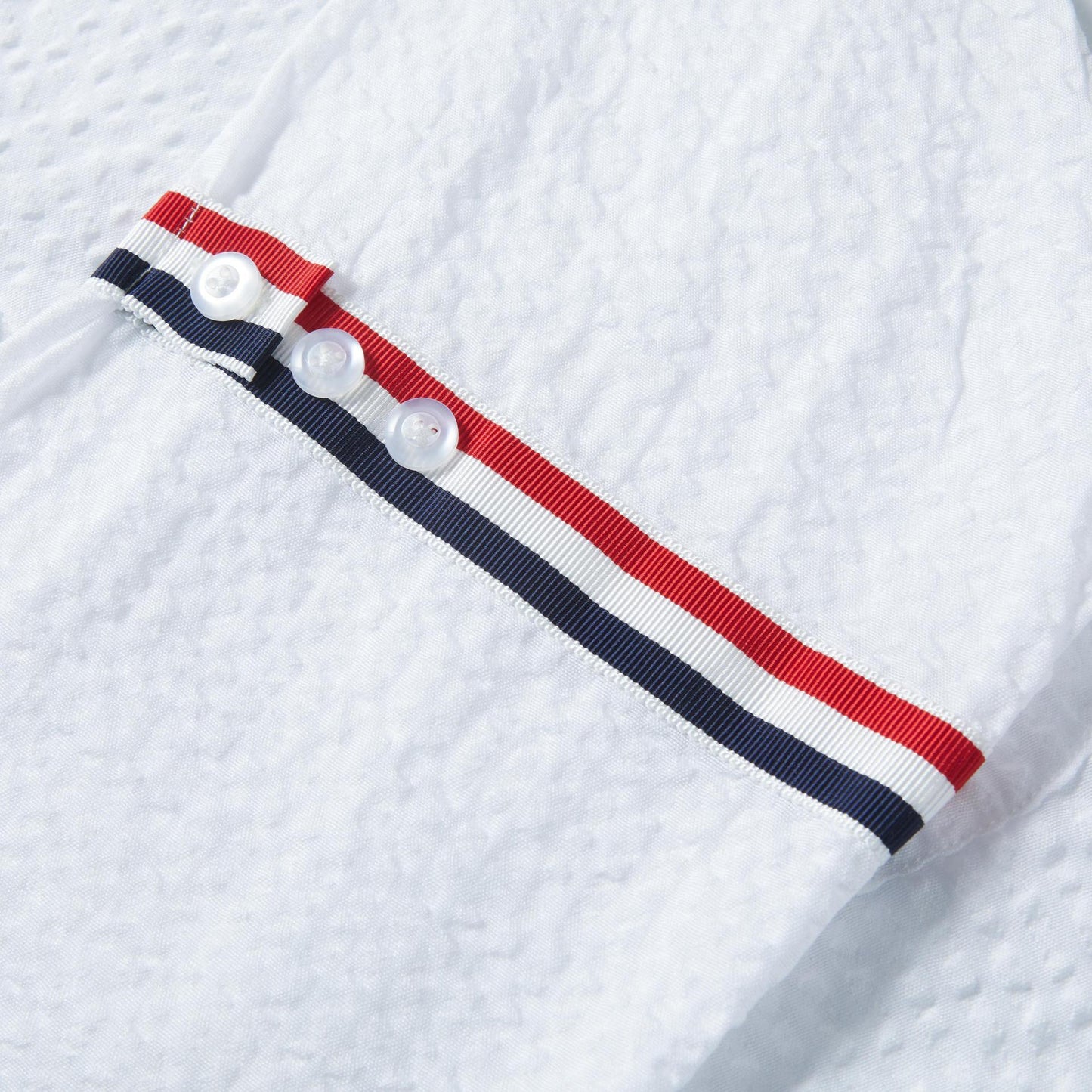 Women's waist-baring shirt