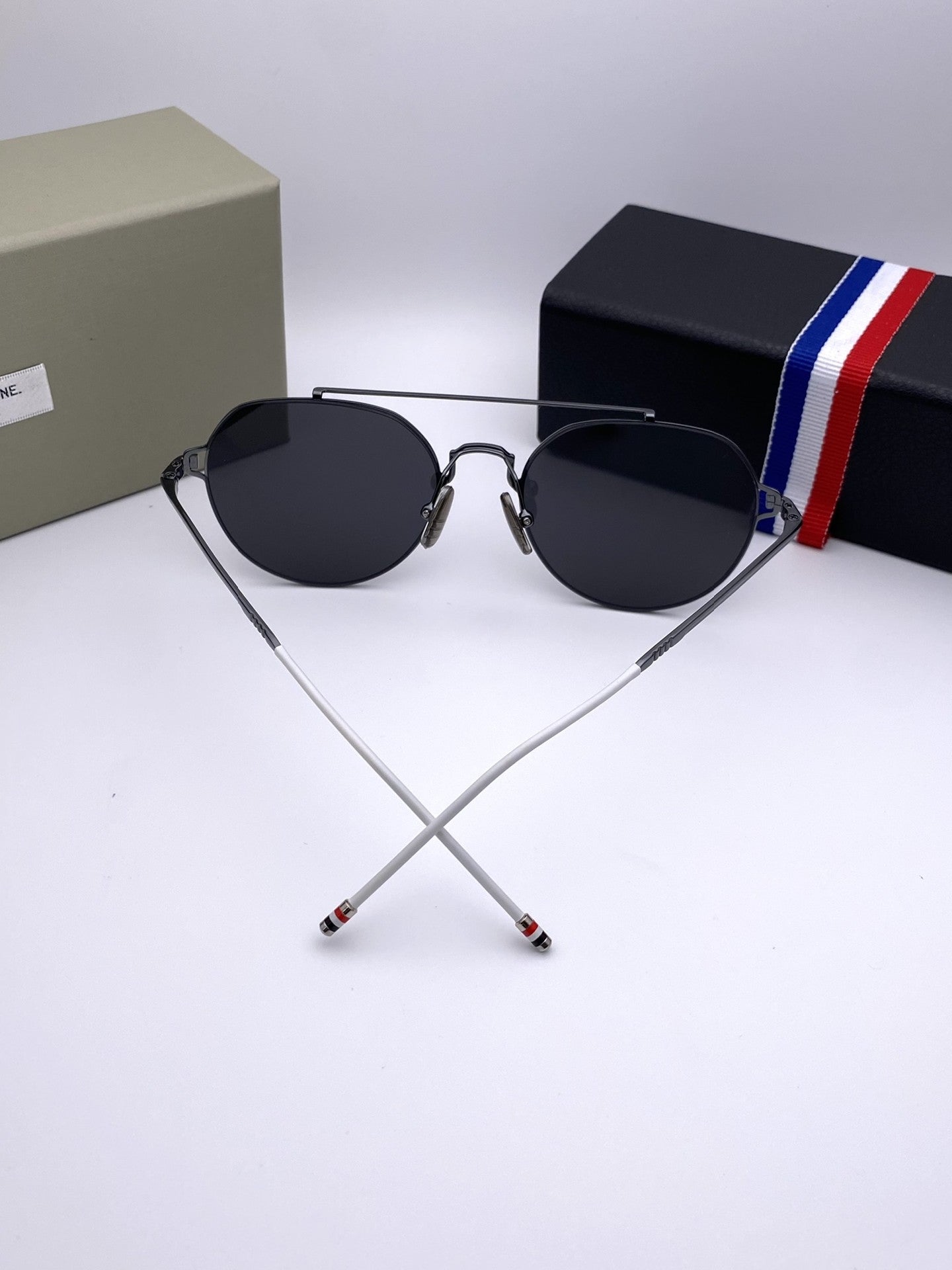 Unisex double-bridge sunglasses THOM TREND